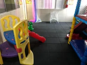 Fabricante de piso emborrachado para playground