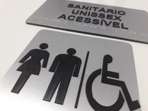 Placa braille para banheiro