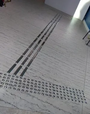 Piso Tátil Inox Instalação