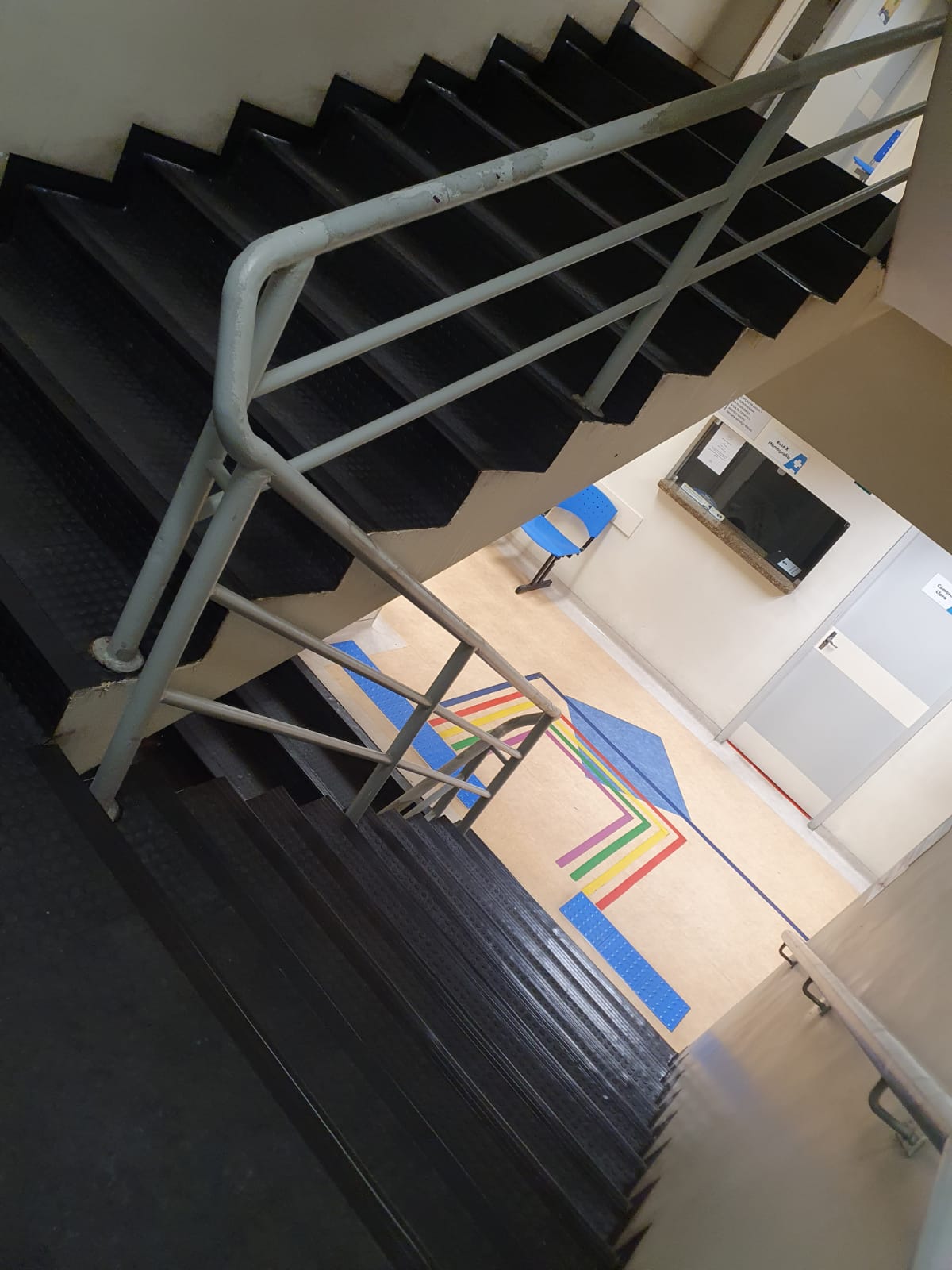 Área externa com piso emborrachado